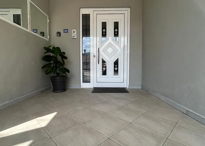 In The Shadow Of The Rocks Apartment Kalambaka